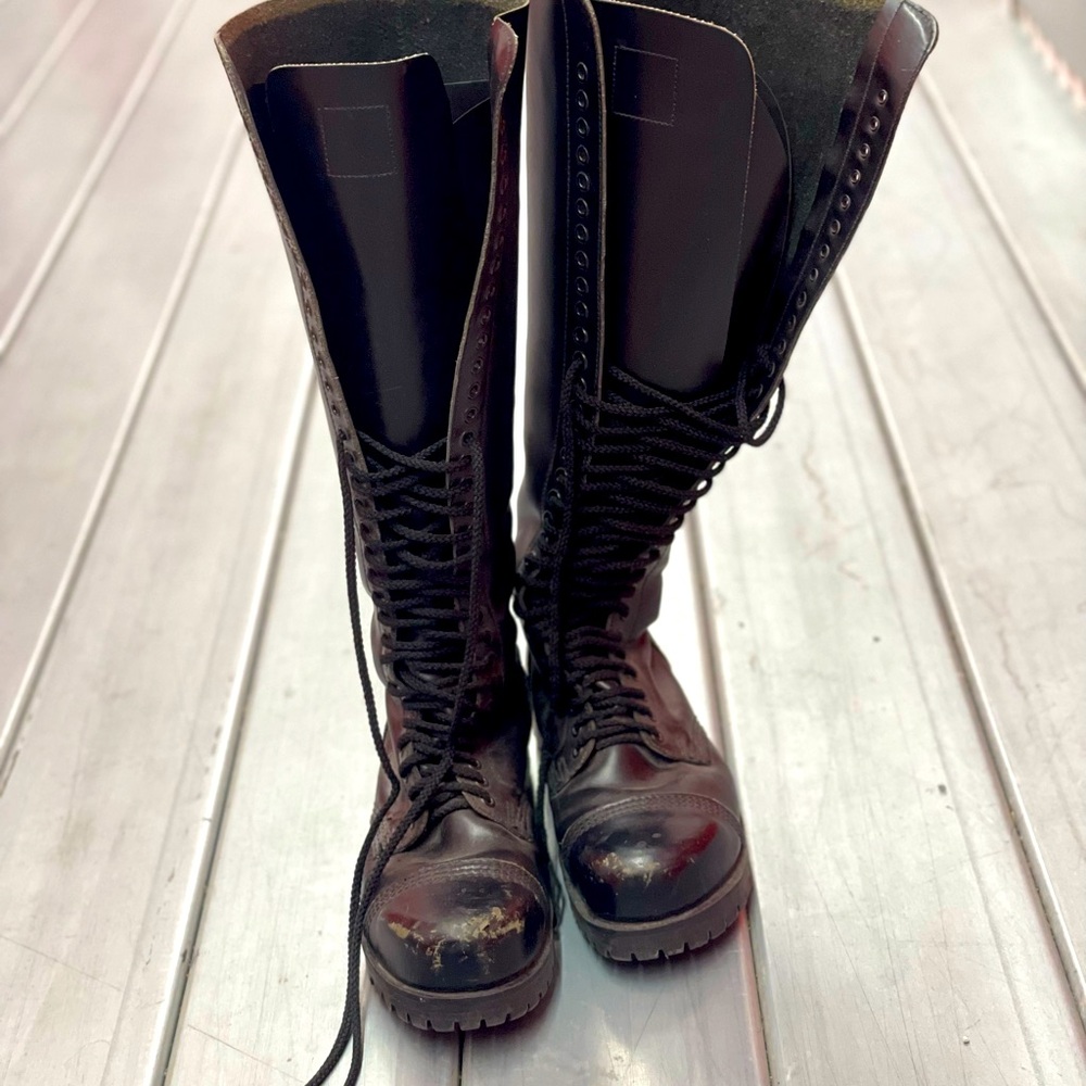 1990s vintage Underground Shoes 30-eye, lace-up, steel toe, combat boots UK 7